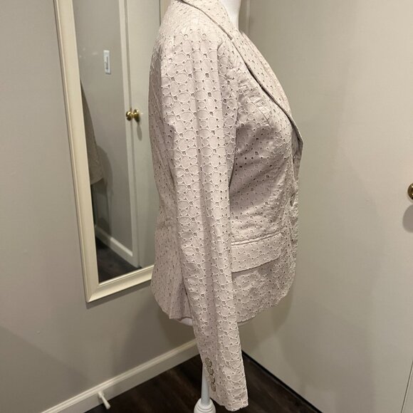 NWT NY & Company Tan Embroidered Eyelet Two button Blazer, Size 8 - Picture 7 of 16